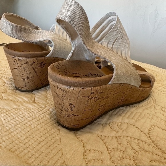 Super cute and comfy wedge sandals, size 8.5 - Picture 4 of 7